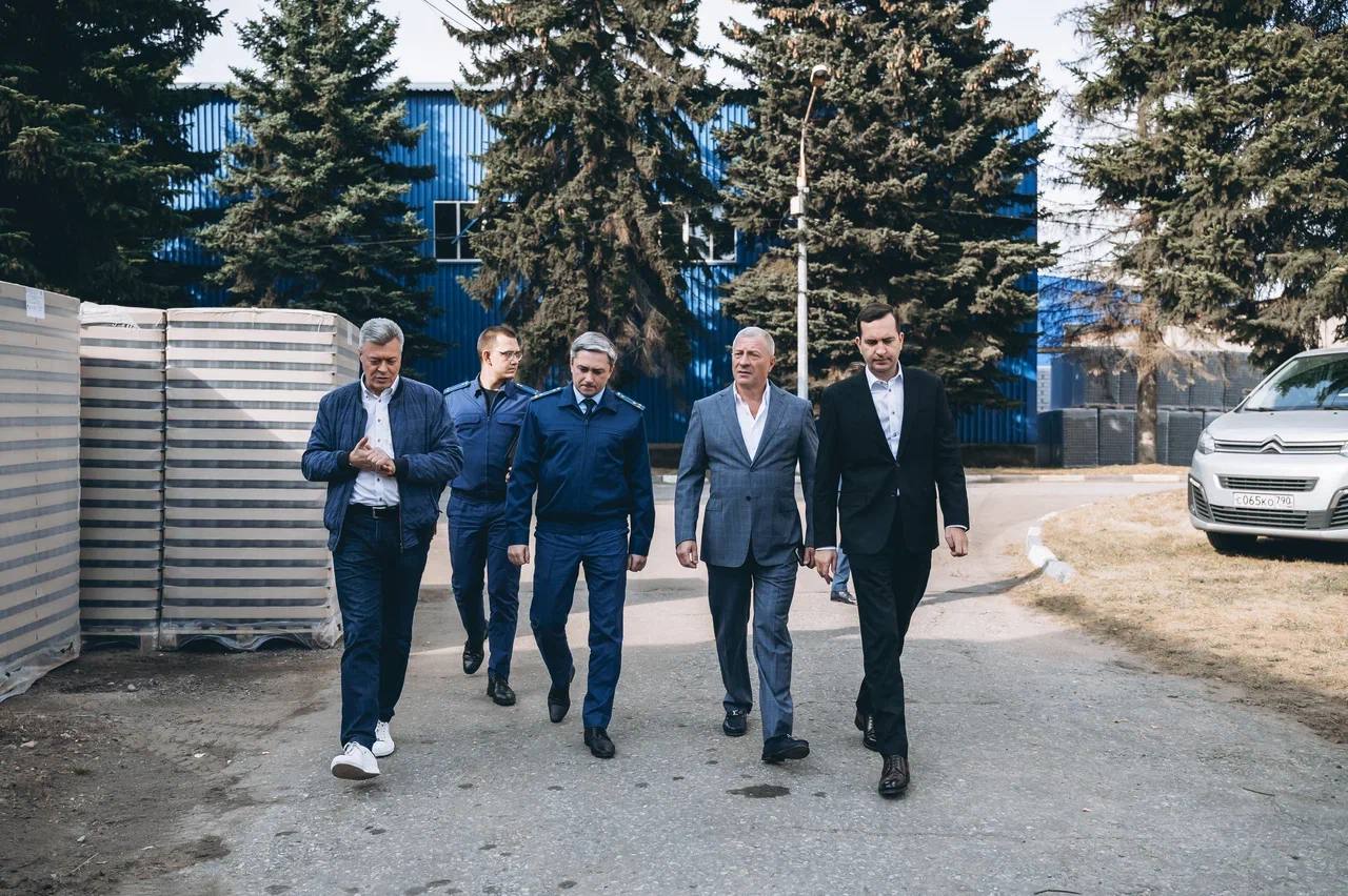 Глава городского округа Андрей Булгаков посетил Опытный завод №31 Гражданской авиации